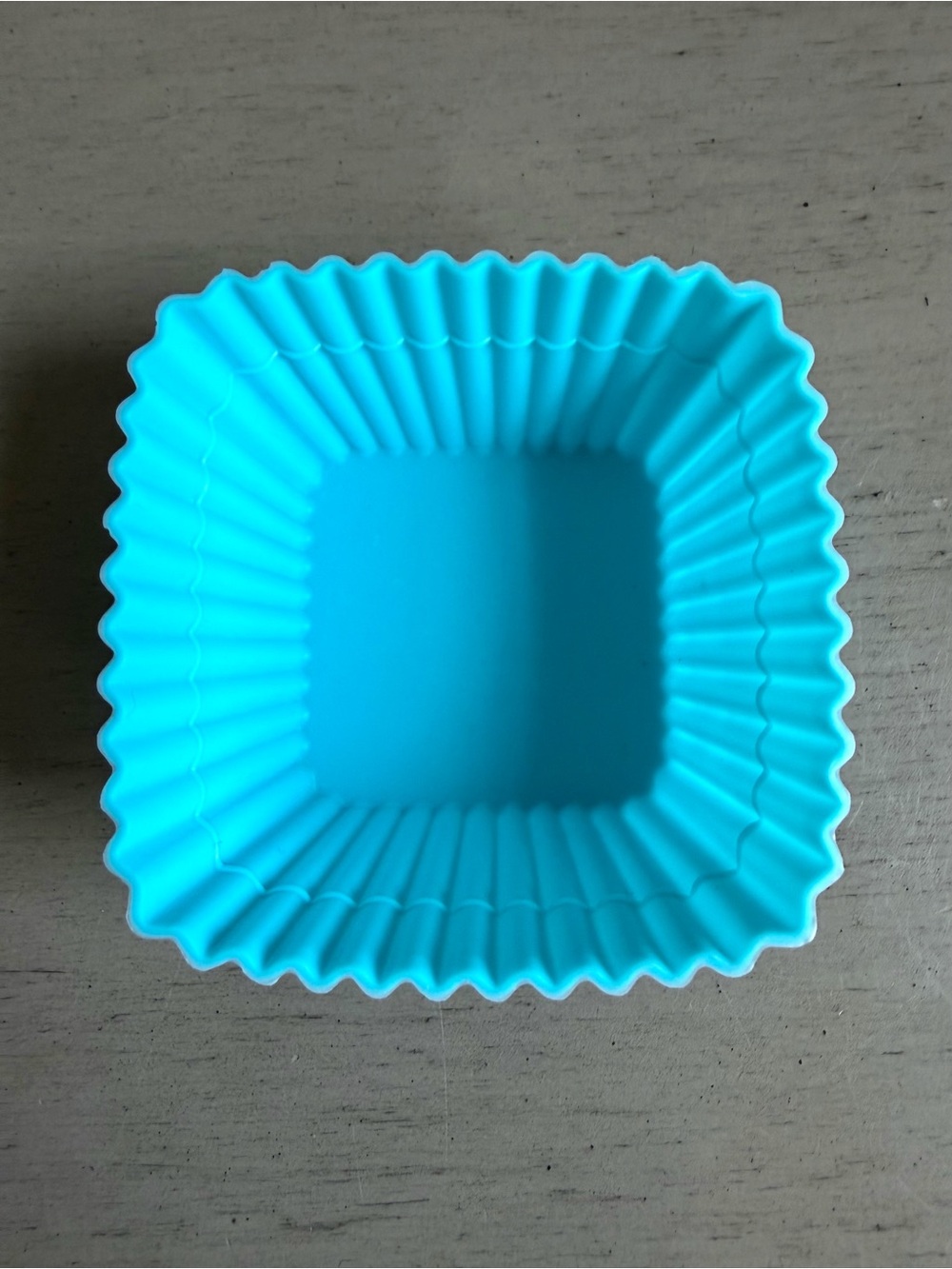 Wilton Silicone Reusable Square Baking Cups - Blue & Green 12 Total Cooking - Picture 7 of 11